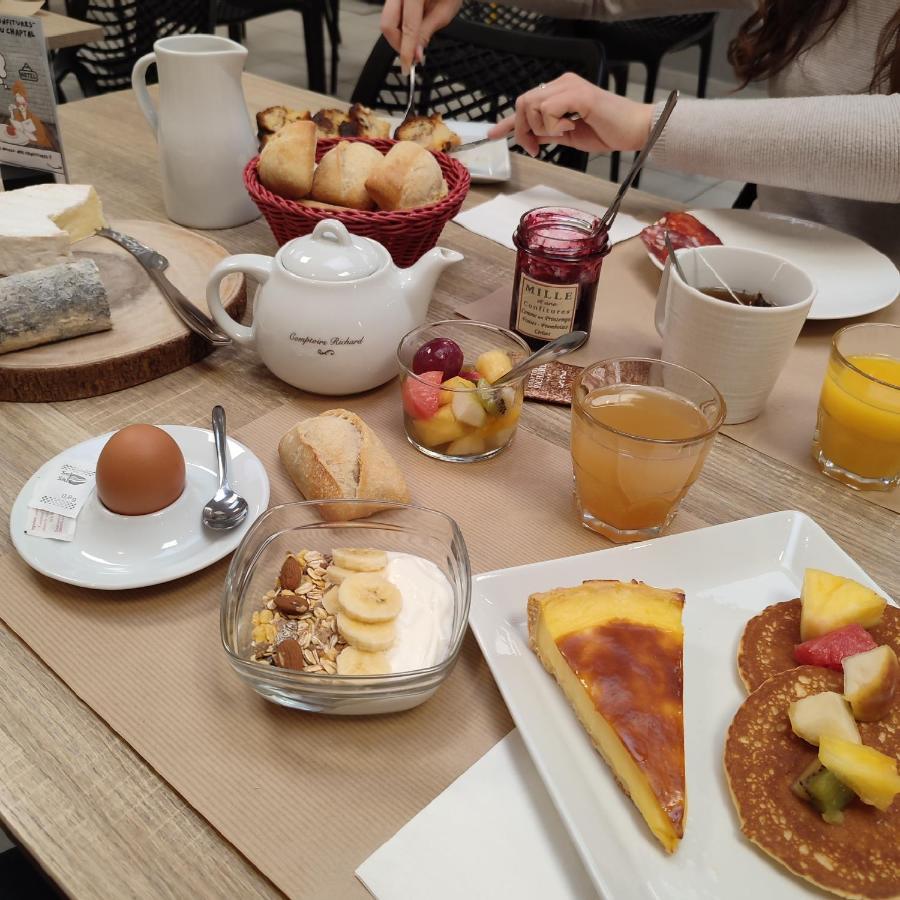 Logis Hotel Chaptal, 阿姆博斯 外观 照片